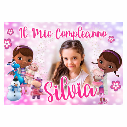 GLOBAL STRISCIONE FONDALE COMPLEANNO - Dottoressa Peluche - STRISCIONE PERSONALIZZATO IN CARTA O IN BANNER PVC ANCHE DA ESTERNO GARANZIA 5 ANNI