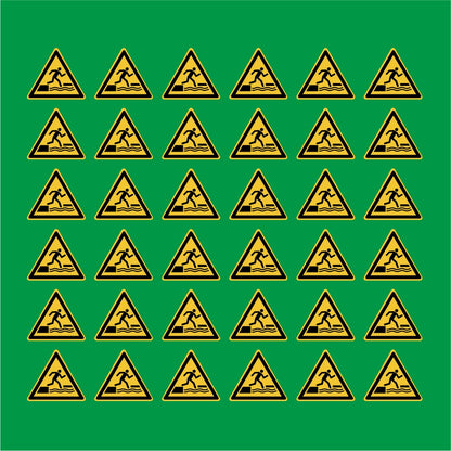 PACCO DA 6 KIT DI 6 ADESIVI TRIANGOLARI - Pericolo di caduta in acqua salendo o scendendo da una superficie galleggiante - Pittogramma ISO 7010 Con Stampa Diretta U.V.